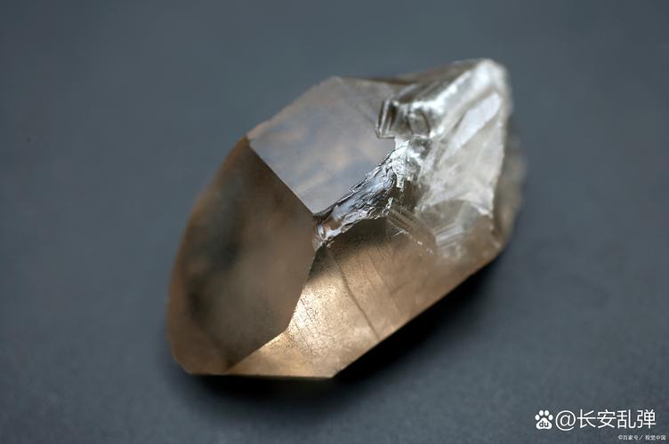 宇宙中最硬的物质是什么?目前已知宇宙中最坚硬的物质是核面食(nuclea